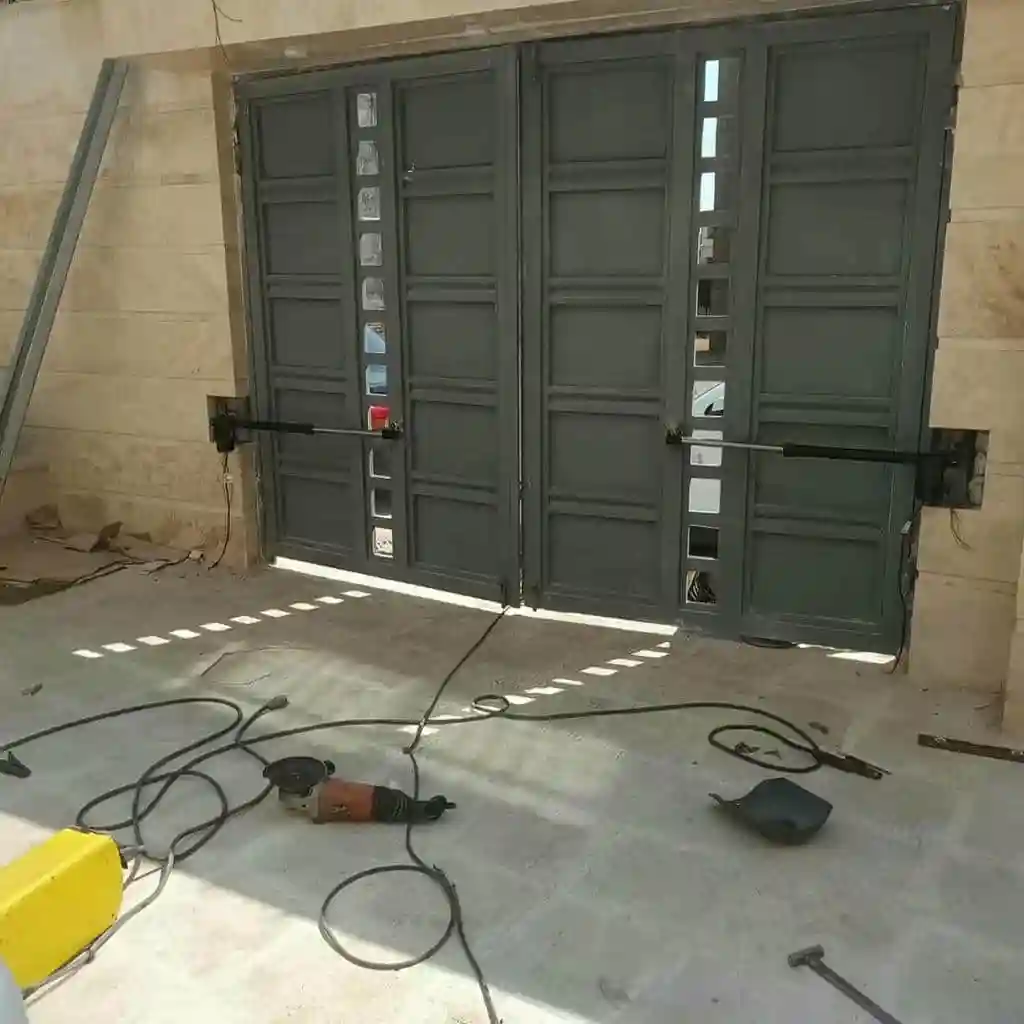 جک درب پارکینگ بازویی 685 پرفروشترین مدلها و سناریوهای نصب جک درب پارکینگ