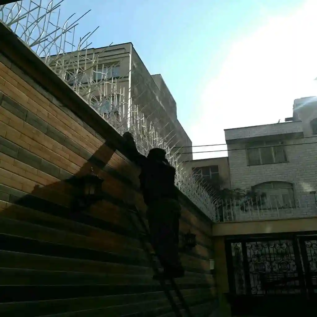 نرده فلزی حفاظ دیوار