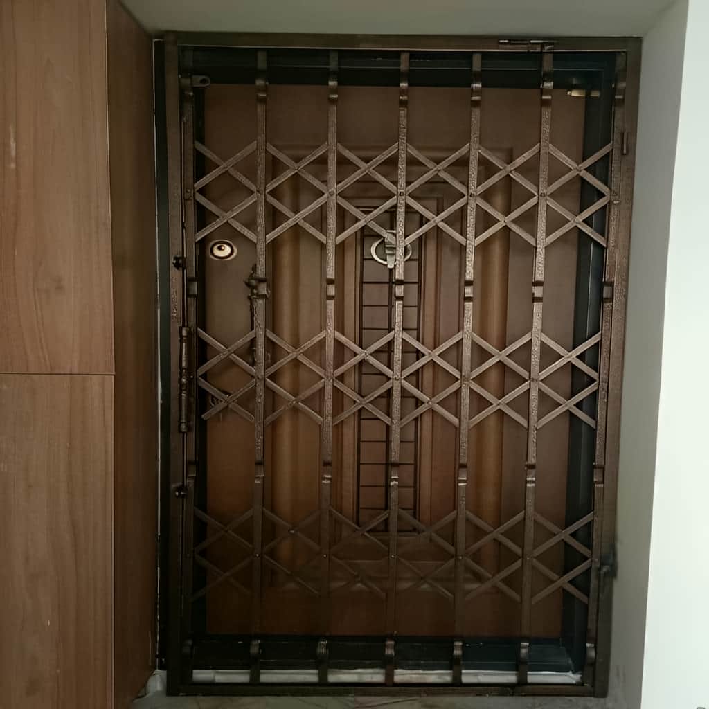 حفاظ درب ضدسرقت آکاردئونی