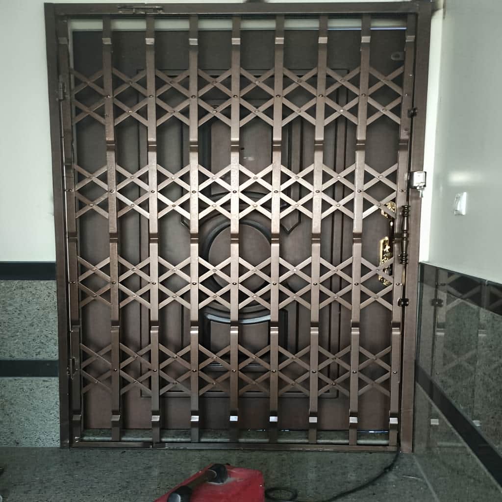 حفاظ آکاردئونی درب ورودی