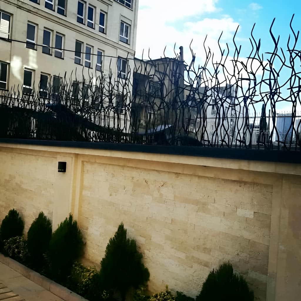 حفاظ شاخ گوزنی پایه بلند