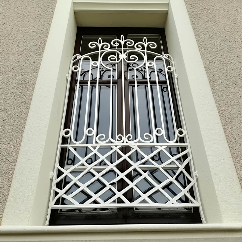 حفاظ پنجره آهنی تزئینی