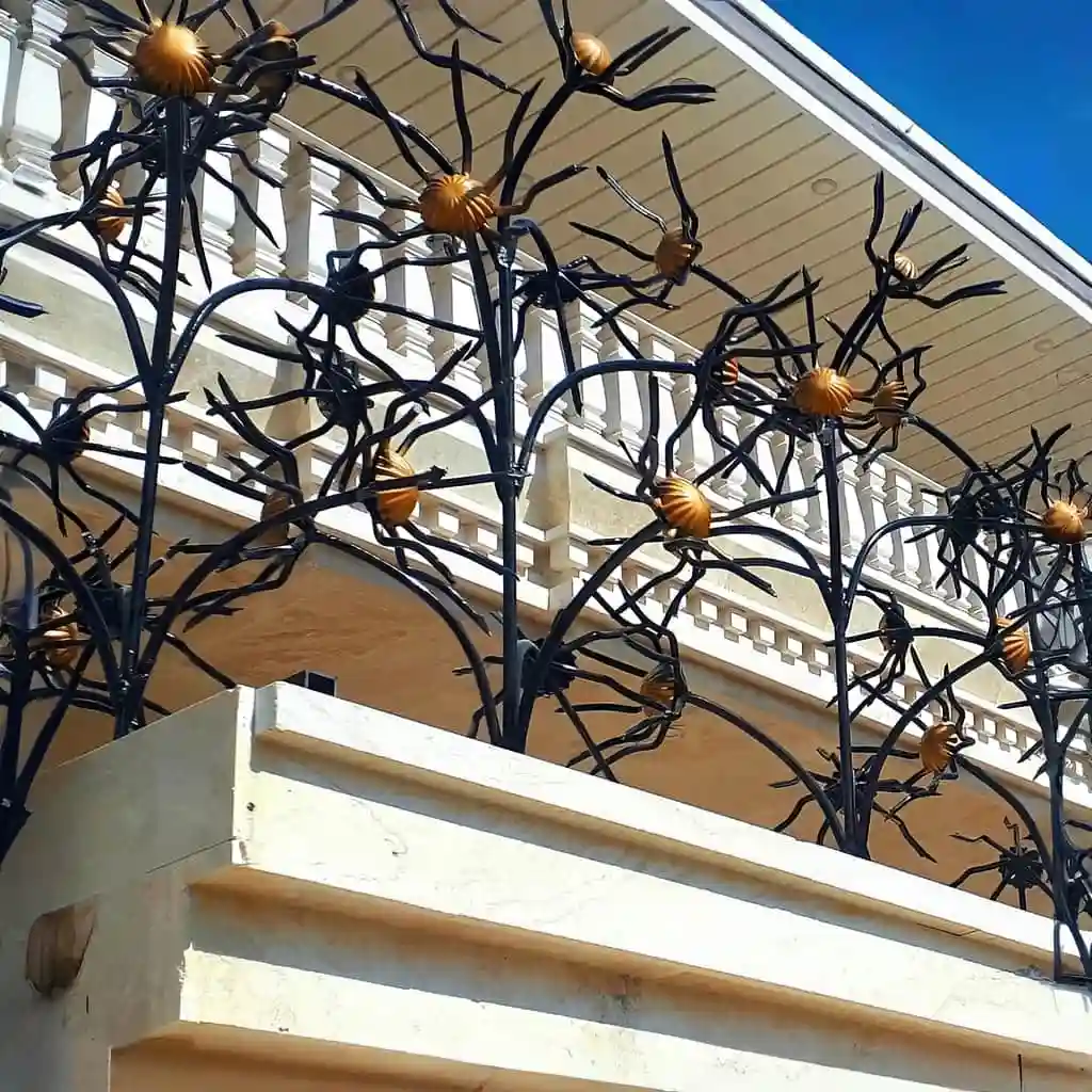 حفاظ امنیتی ساختمان گل آفتابگردان