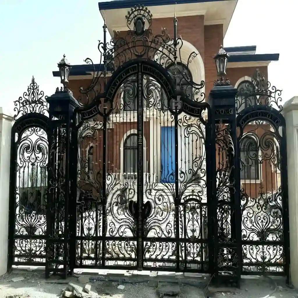 خرید درب حیاط لوکس جدید