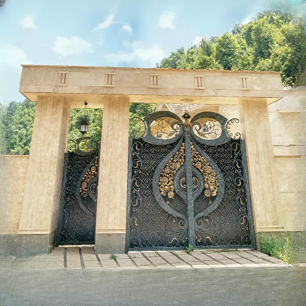 کارخانه طراحی درب دسته گل فرفورژه