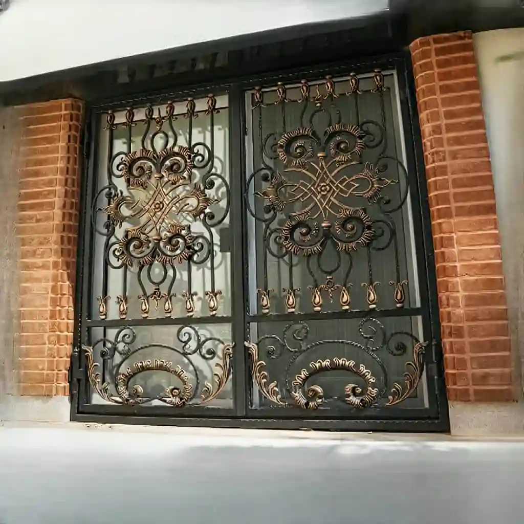 قیمت روز درب لاله حیاط