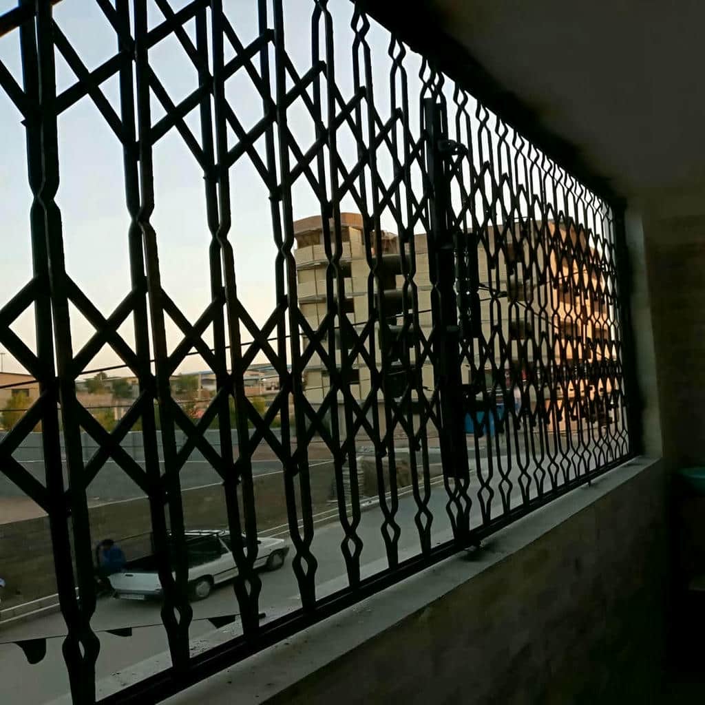 نصب درب آکاردئونی منزل رنگ مقاوم در عظیمیه کرج