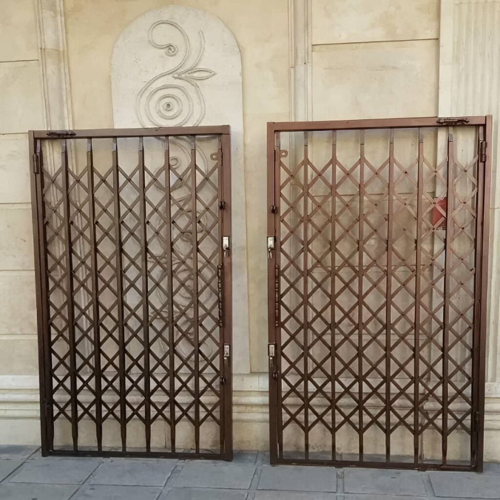 نصب درب آکاردئونی منزل فرفورژه در ملارد