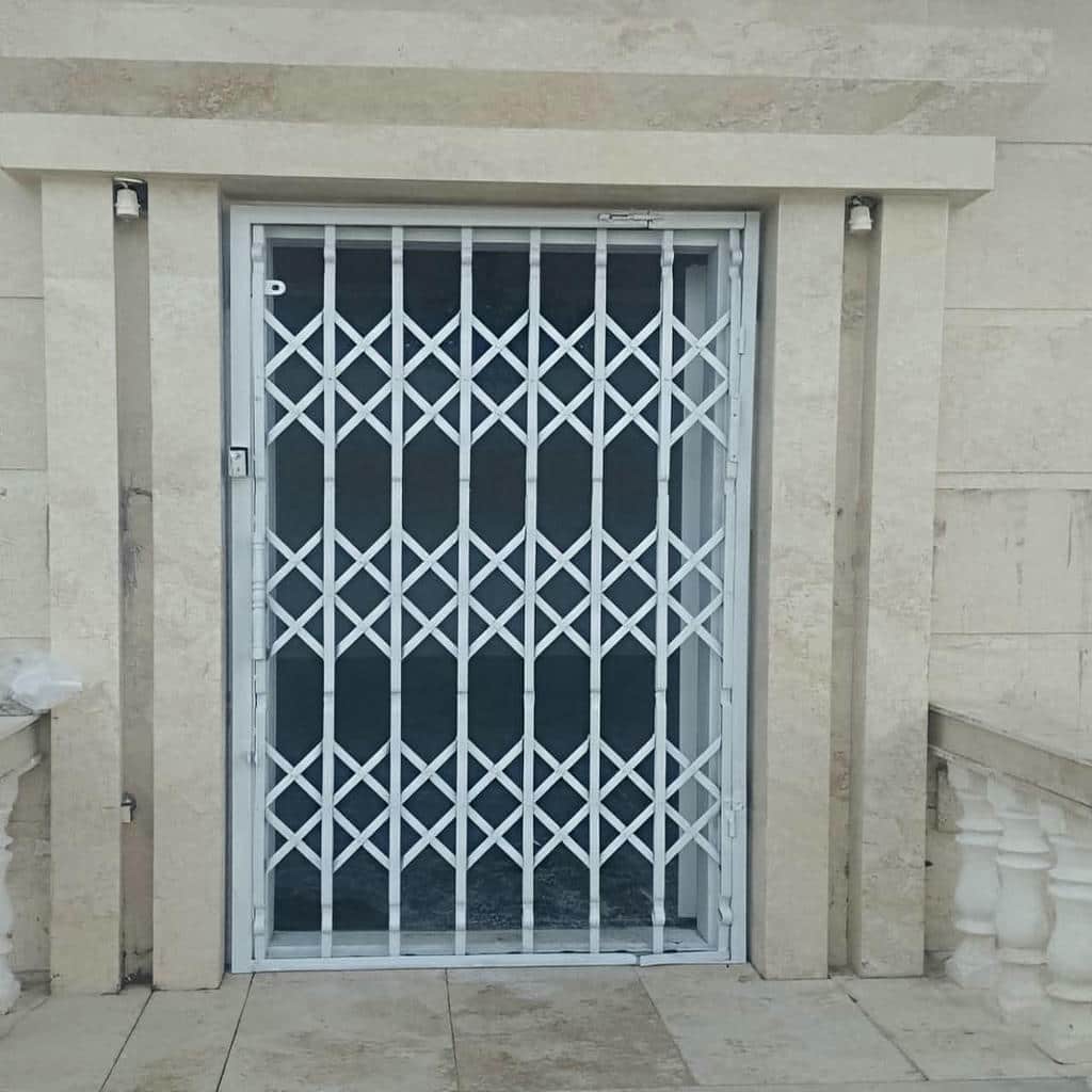 نصب درب آکاردئونی منزل ضدسرقت در کرمان