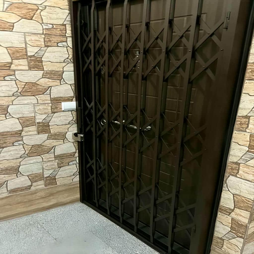 درب آکاردئونی منزل در مهرشهر کرج