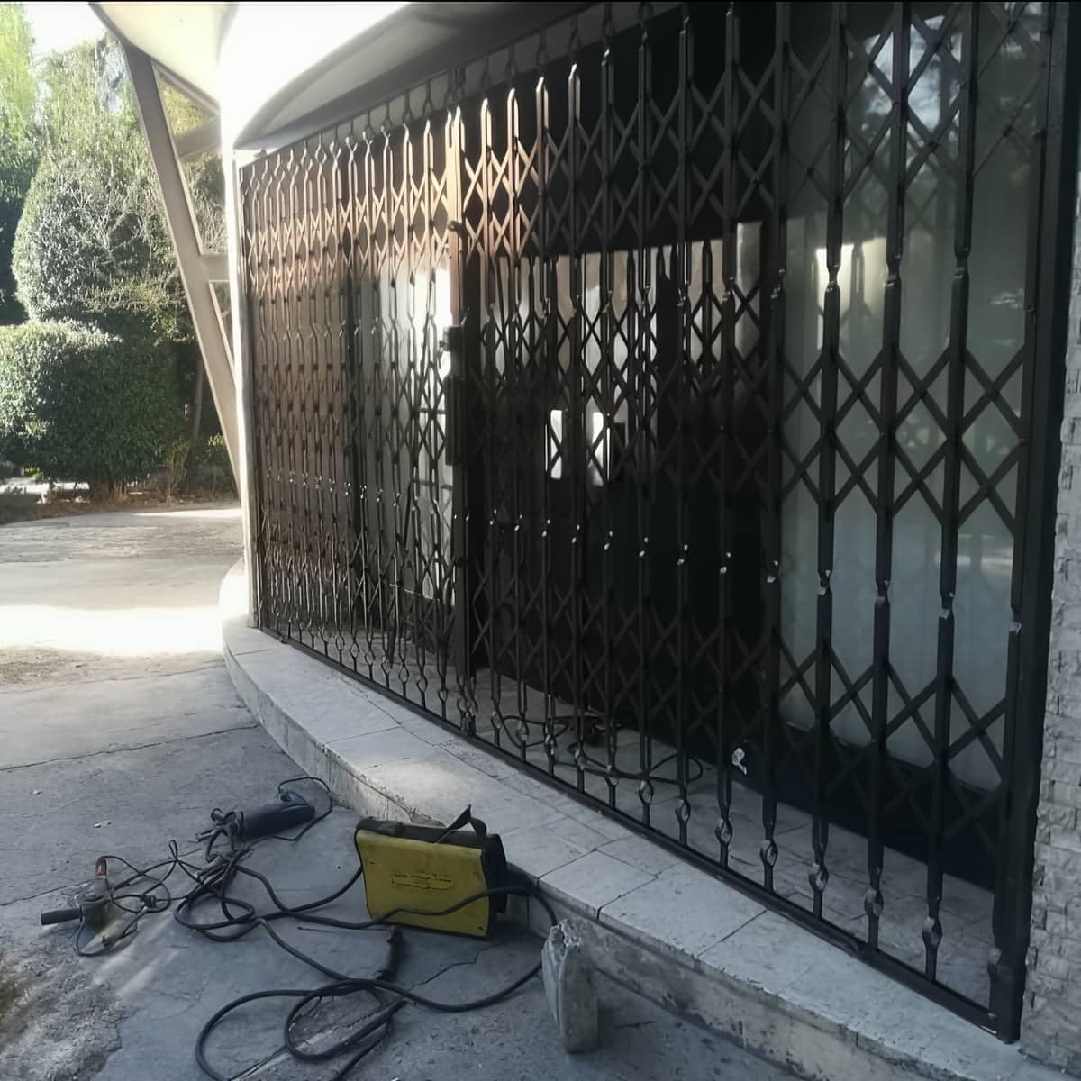 درب آکاردئونی منزل در طالقان