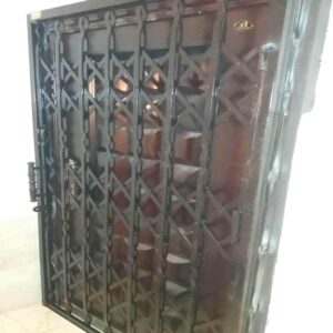 درب آکاردئونی منزل در نوشهر