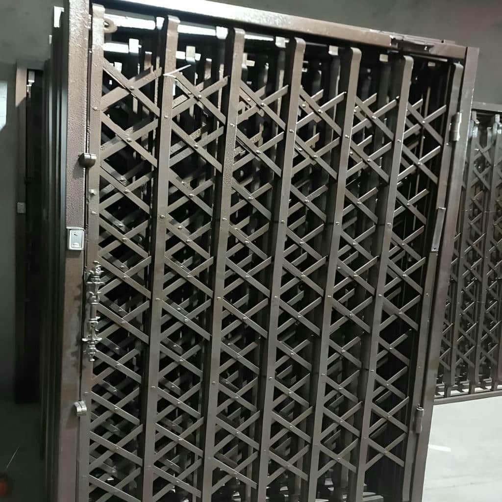 نصب درب آکاردئونی منزل ضدسرقت در اهواز