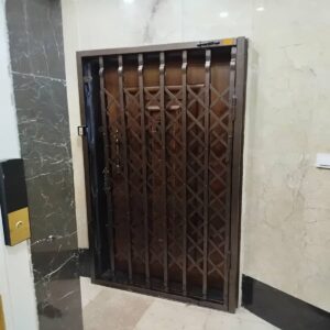 درب آکاردئونی منزل در عظیمیه کرج
