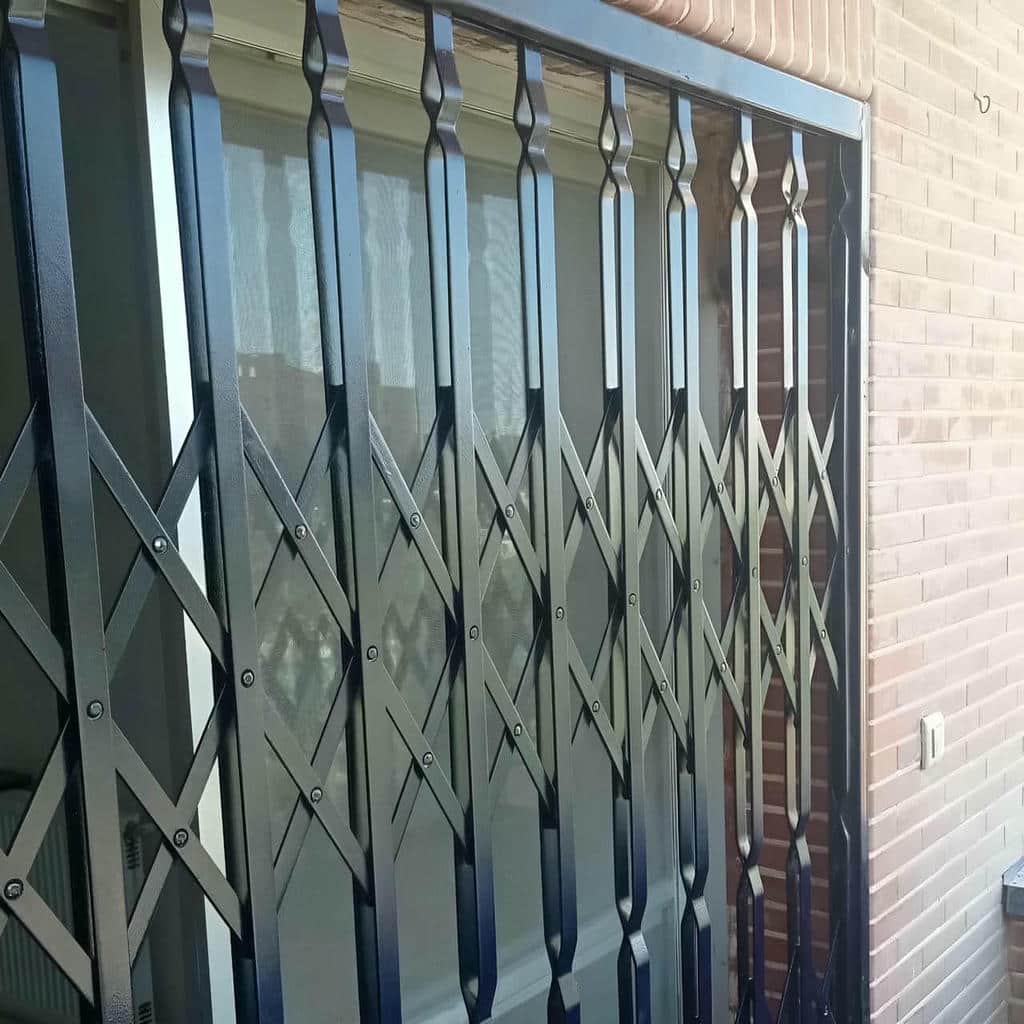 درب آکاردئونی منزل در لواسان