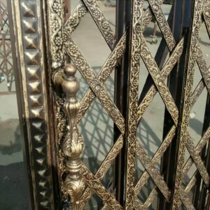 درب آکاردئونی منزل در سنندج