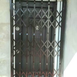 درب آکاردئونی منزل در فشم