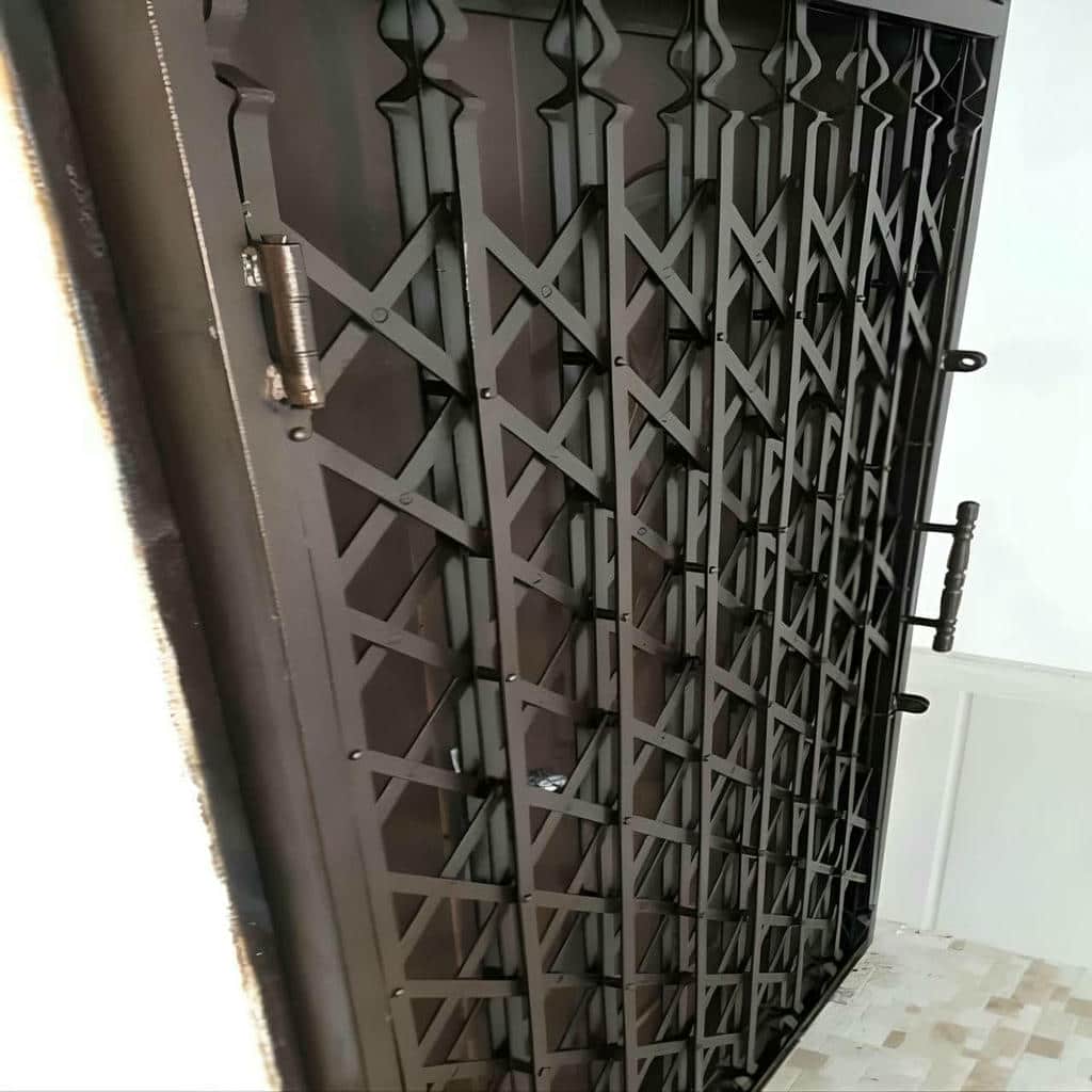 درب آکاردئونی منزل در یزد