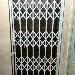 درب آکاردئونی منزل در اردبیل