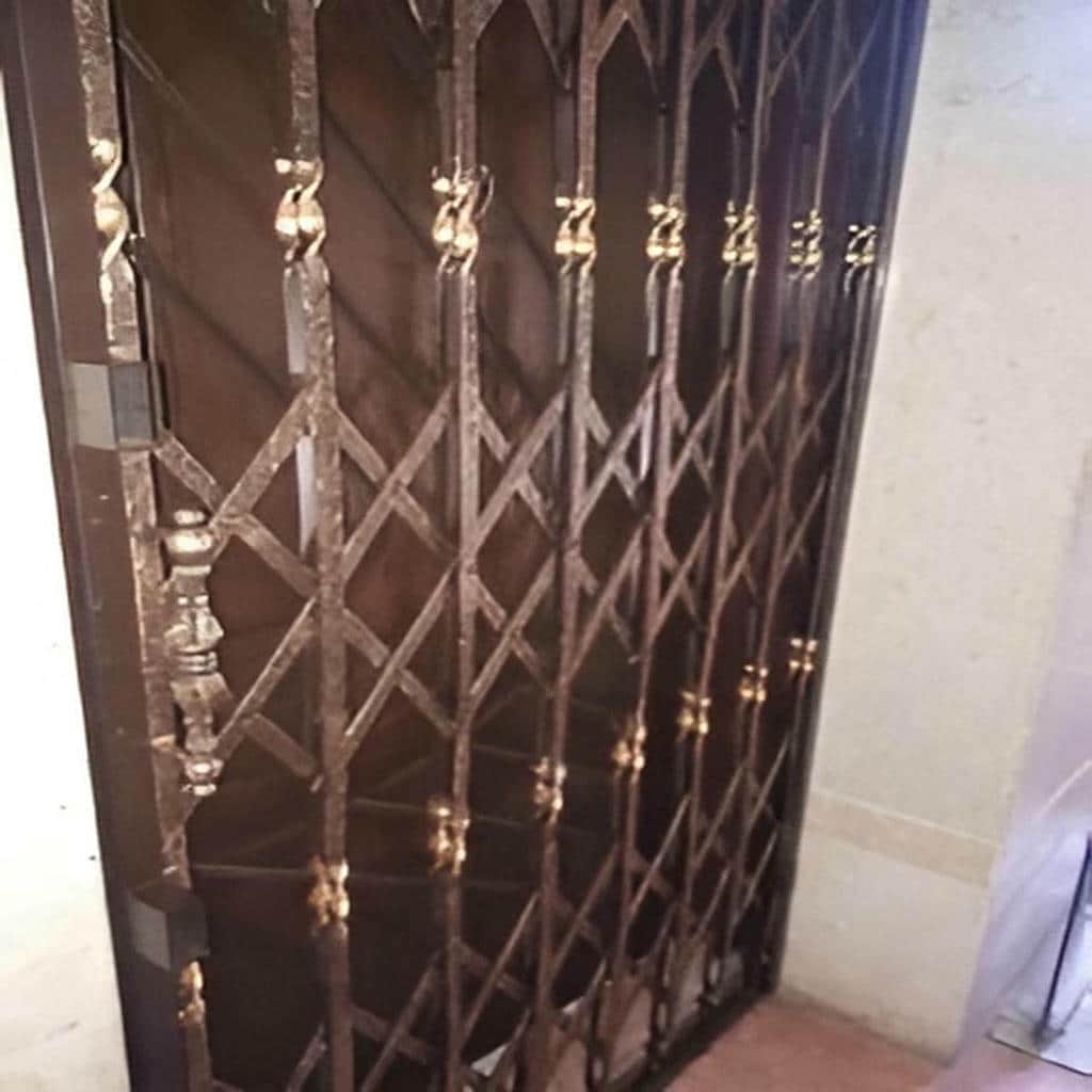 خرید درب آکاردئونی منزل لوکس در چالوس