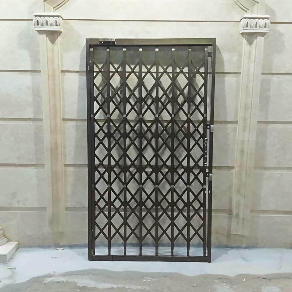 نصب درب آکاردئونی منزل فرفورژه در فشم