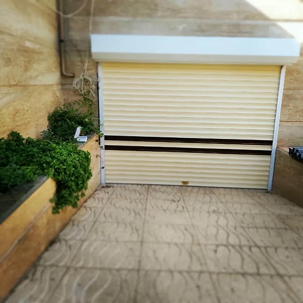 نصب کرکره برقی کنترلی حرکت آرام در آبسرد