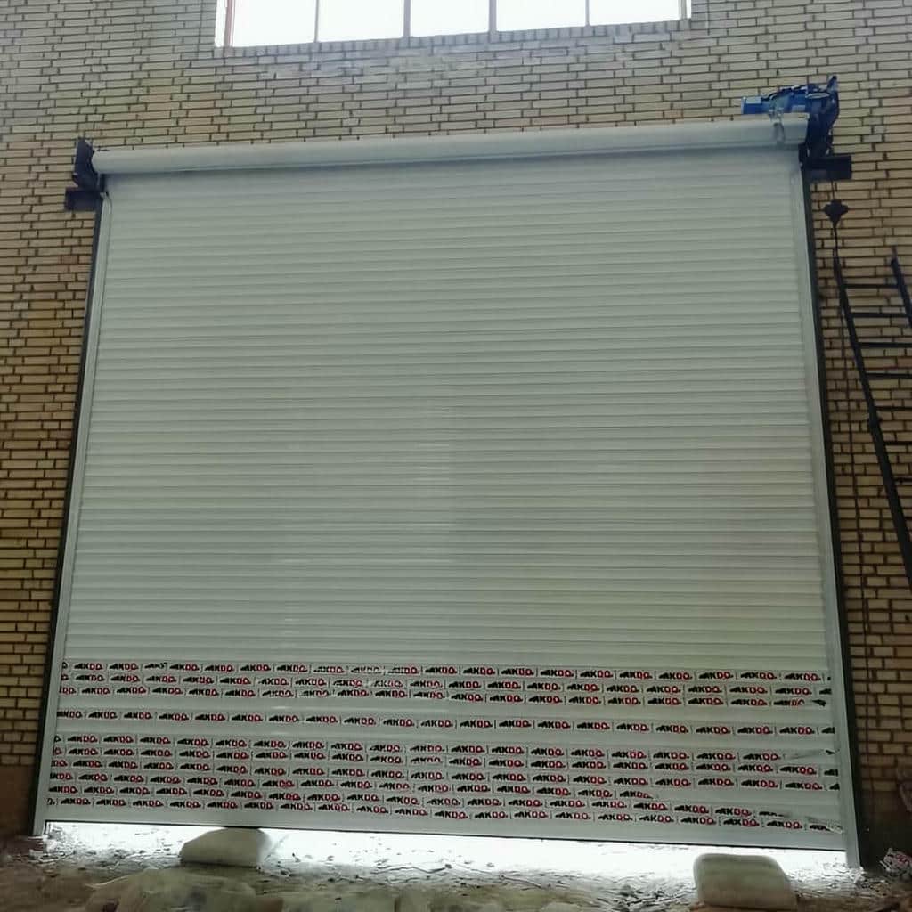 نصب کرکره برقی کنترلی فروشگاهی در بندرعباس