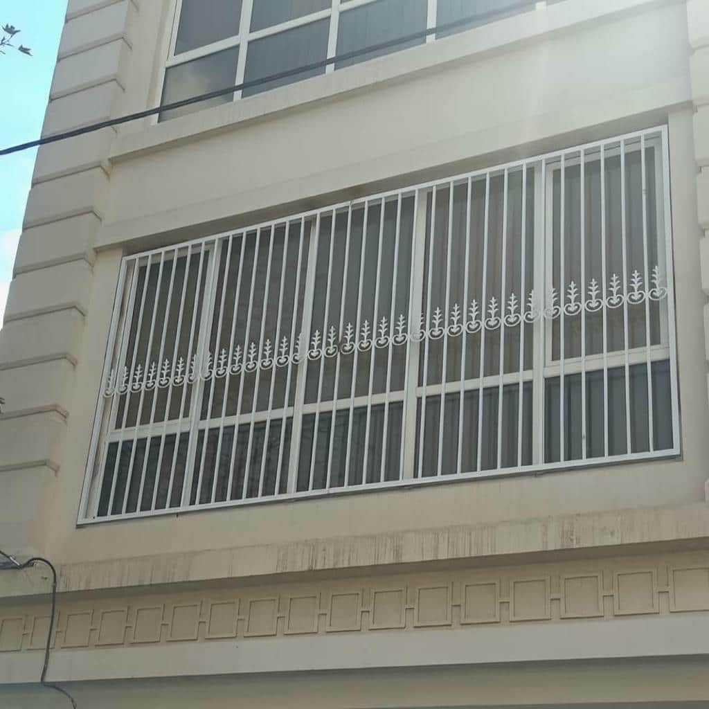 کارخانه حفاظ پنجره گرد در کمال شهر