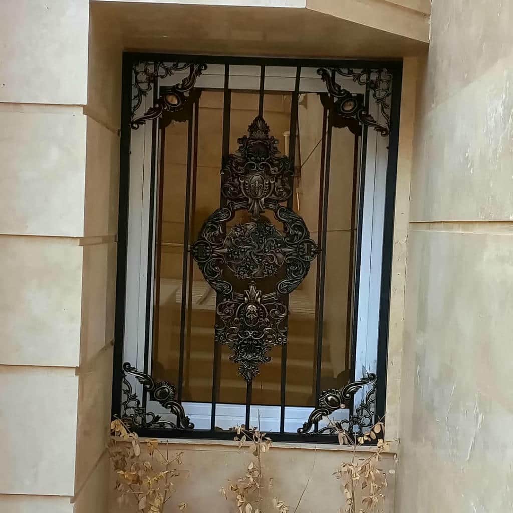 حفاظ پنجره در بندر انزلی