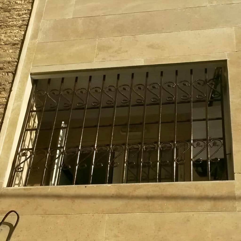 نصب حفاظ پنجره نرده ای مدرن در قائمشهر