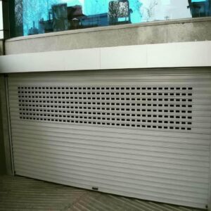 کرکره برقی کنترلی در باغ عباس‌آباد