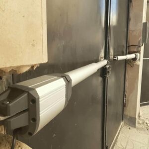 جک درب پارکینگ برقی در ایرانشهر