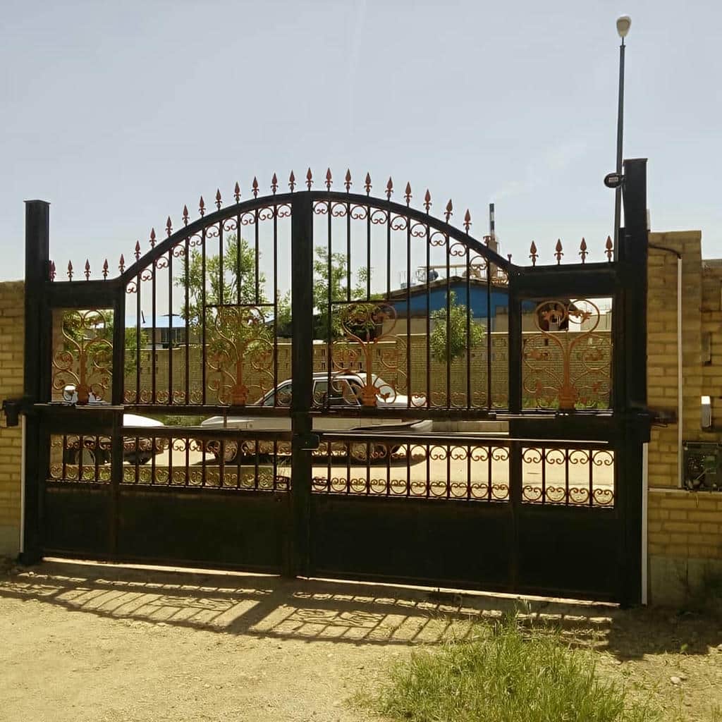 نصب جک درب پارکینگ برقی ضدزنگ در سمنان