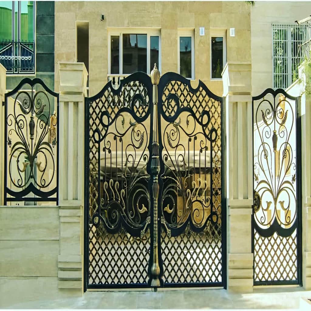 فروش درب فرفورژه حیاط ویلایی کلاسیک در گرگان