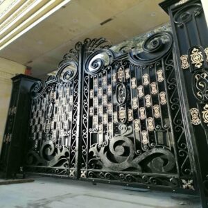 درب فرفورژه حیاط ویلایی در اندیشه