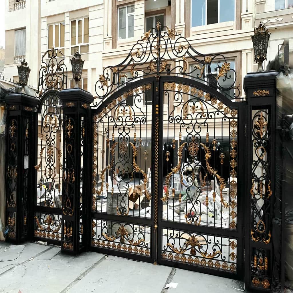 خرید درب فرفورژه ویلایی کلاسیک در تبریز