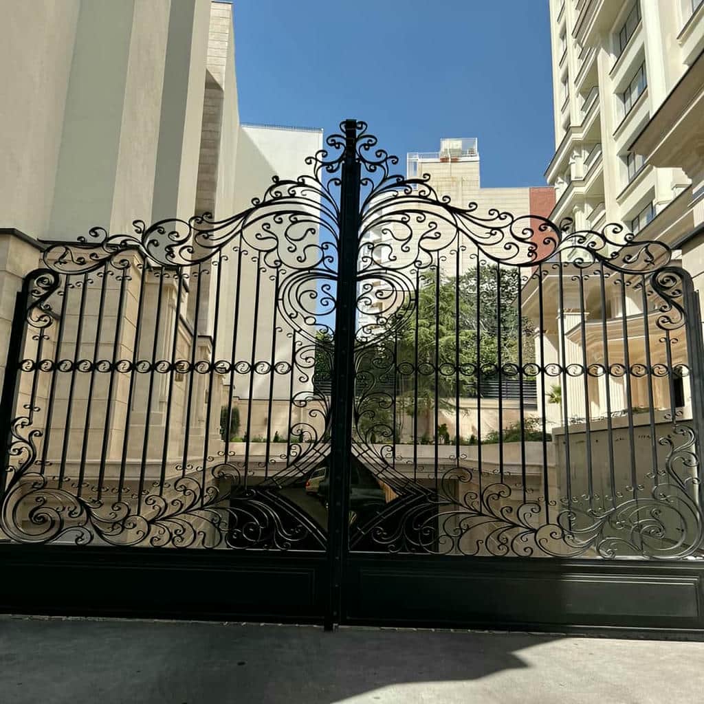 قیمت درب فرفورژه حیاط ویلایی مدرن در پرند
