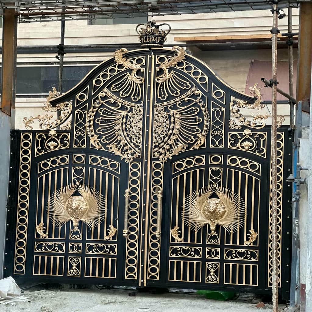 نصب درب فرفورژه حیاط ویلایی ساده در نظرآباد