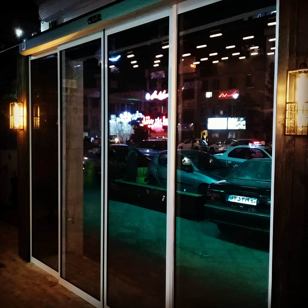 سفارش درب شیشه ای اتوماتیک برای مرکز درمانی