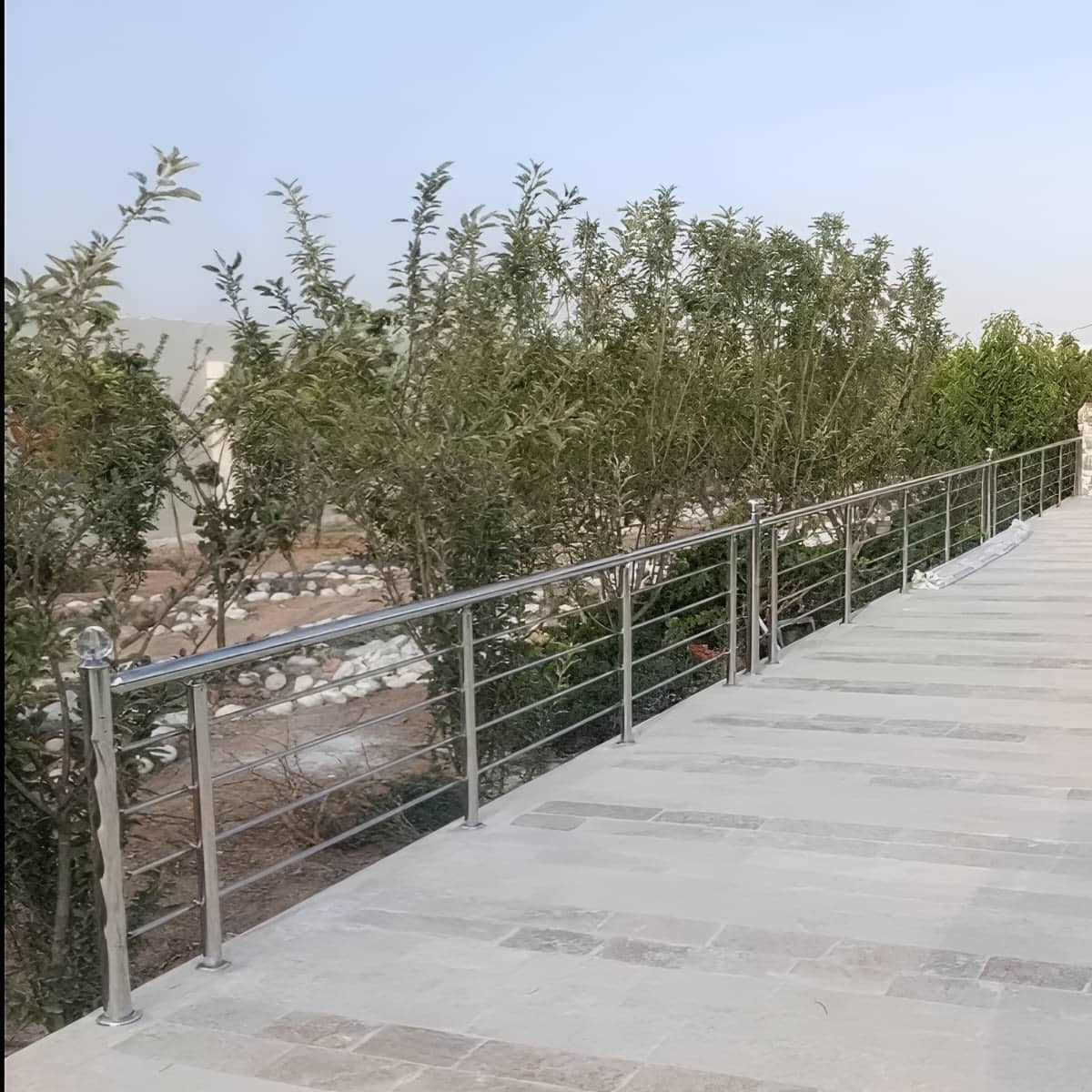 نرده استیل بالکن با ارتفاع استاندارد ایمن