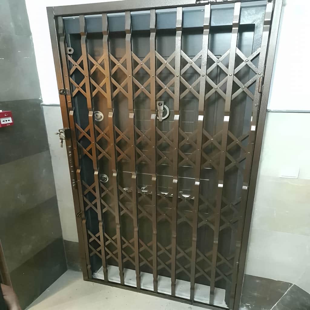 خرید درب آکاردئونی چهار گل لوزی با قفل مخفی