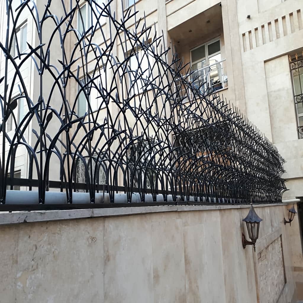 مدل حفاظ آبشاری برای دیوار سنگی با ظاهر منظم
