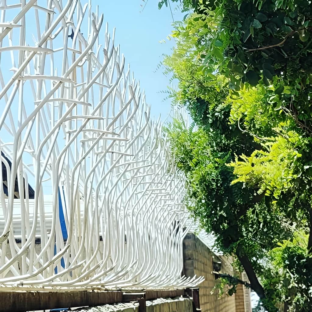 نصب حفاظ بوته ای دیوار پرتراکم روی تاج سیمانی
