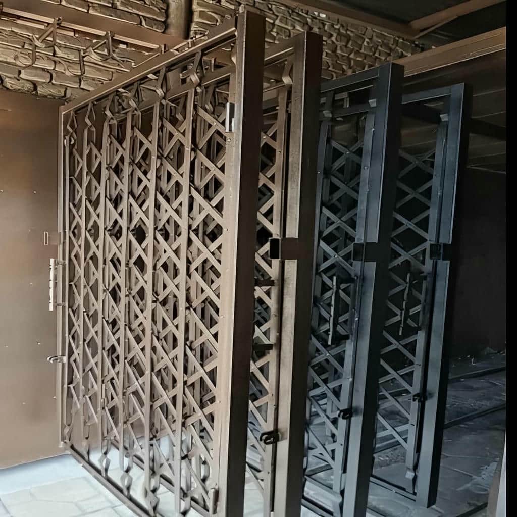 درب آکاردئونی تسمه پهن آهنی مناسب ورودی واحد مسکونی