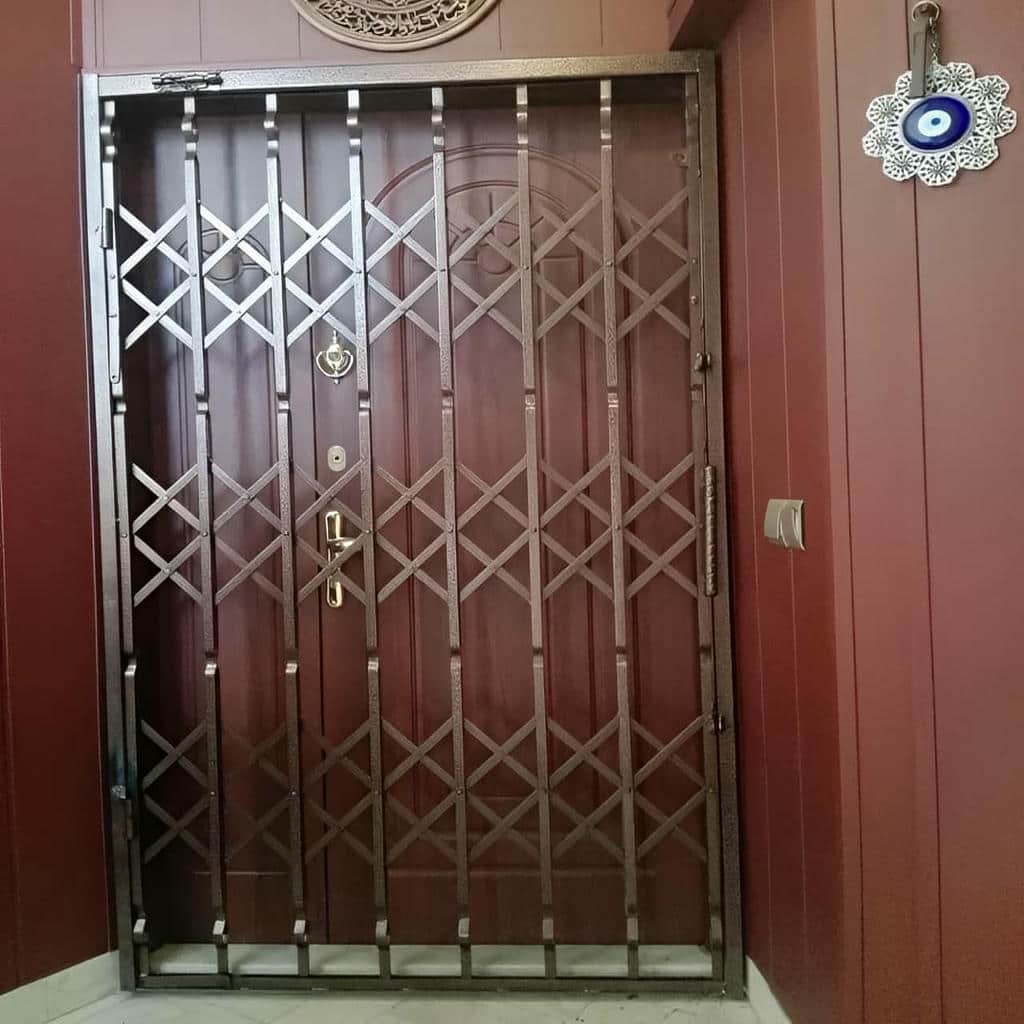 حفاظ درب آپارتمان ضد دیلم با پروفیل تقویتی مقاوم