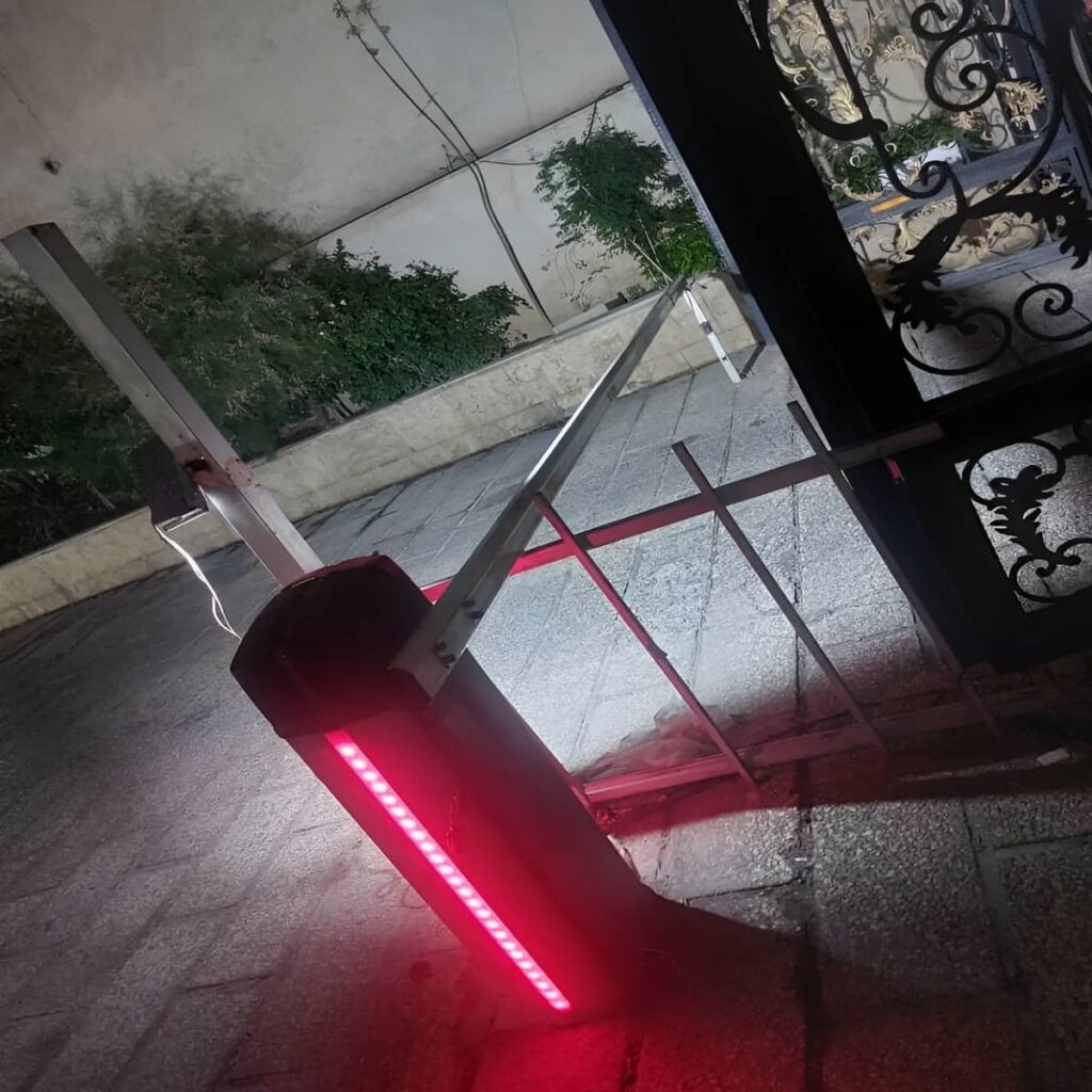 نصب فتوسل راهبند ایمنی خودرو برای جلوگیری از برخورد بوم