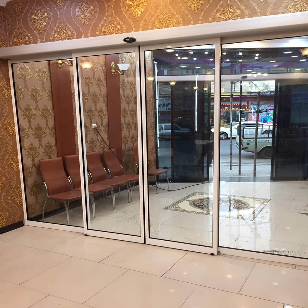 خرید درب اتوماتیک شیشه ای ورودی ساختمان اداری با شیشه سکوریت