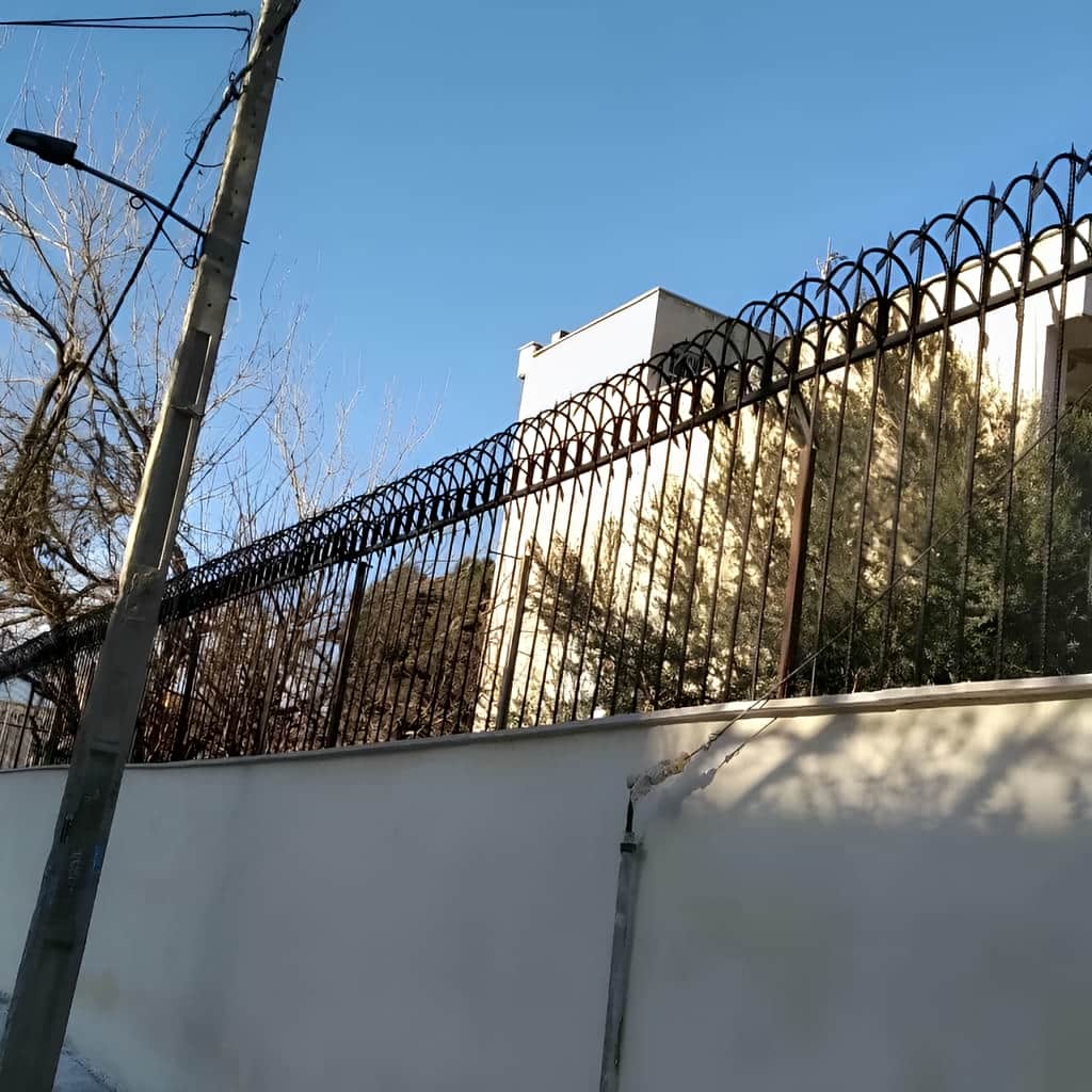 خرید حفاظ سرنیزه ای دیوار حیاط با بررسی فنی