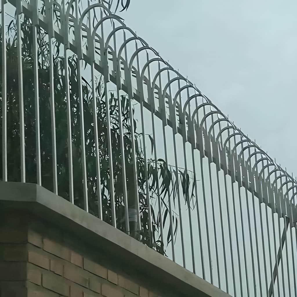 سفارش حفاظ سرنیزه ای با پروفیل مقاوم و رنگ پایدار