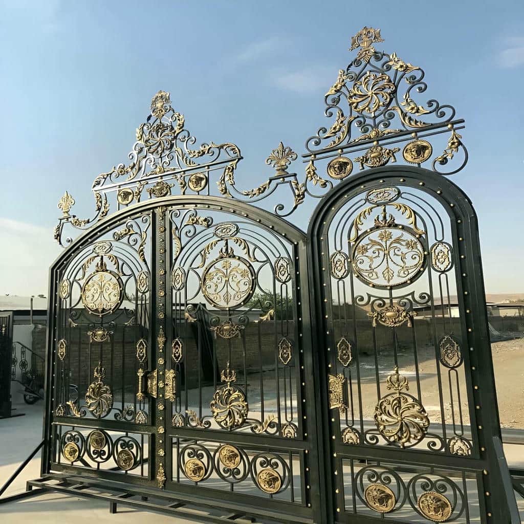 مدل کلاسیک درب فلزی ساختمان ورودی اصلی با قاب تقویت شده